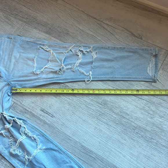 American Eagle Women’s Strigid Mom Jean Distressed Size 12 - Picture 7 of 9